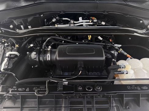 Used 2023 Ford Explorer Limited image 30