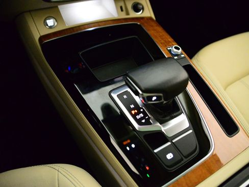 Used 2022 Audi Q5 2.0T Premium image 13