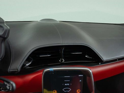 Used 2023 McLaren Artura RWD image 30