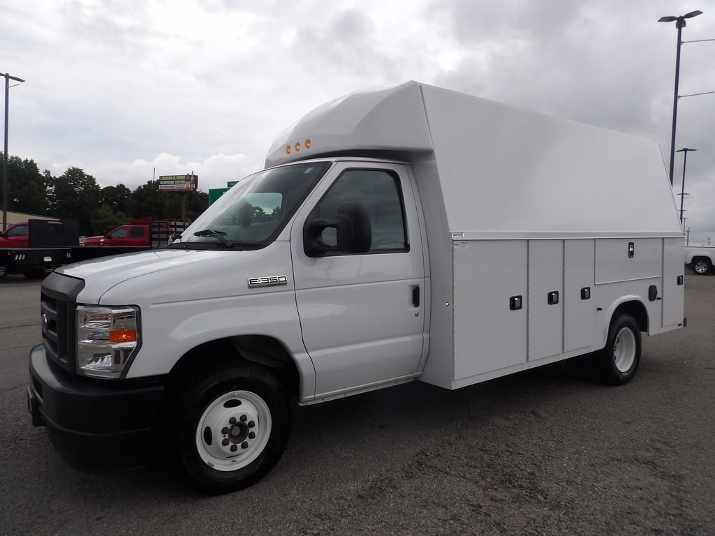 Used 2024 Ford E-350 and Econoline 350 Super Duty w/ Driver's Safety Package RWD image 3