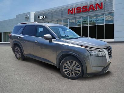 Used 2024 Nissan Pathfinder SL w/ SL Premium Package