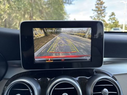 Used 2019 Mercedes-Benz GLC 300 image 21