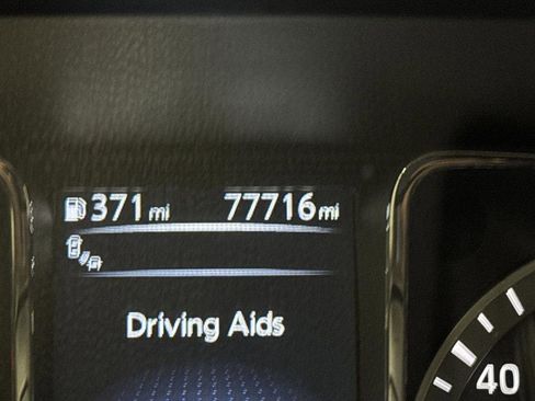 Used 2018 Nissan Titan SV w/ SV Convenience Package image 6