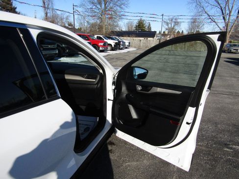 Used 2022 Ford Escape SE image 25