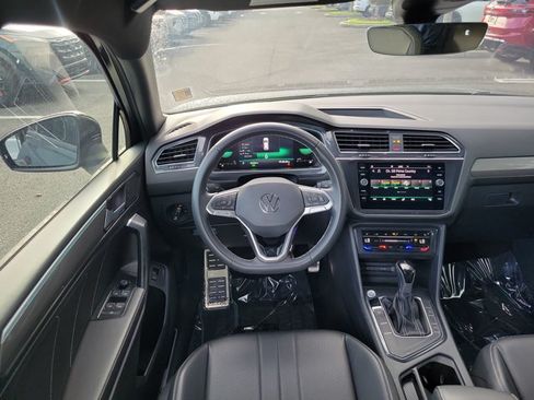 Used 2023 Volkswagen Tiguan SE R-Line FWD image 12