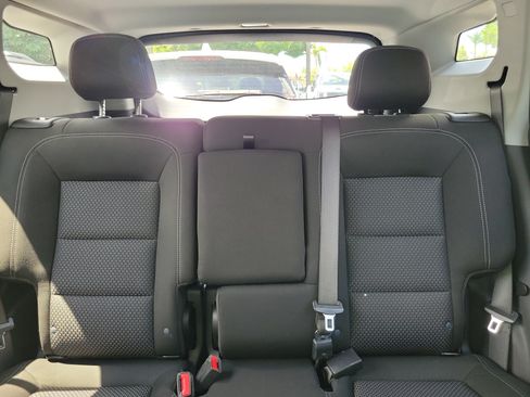 Used 2023 GMC Terrain SLE w/ Driver Convenience Package FWD image 15