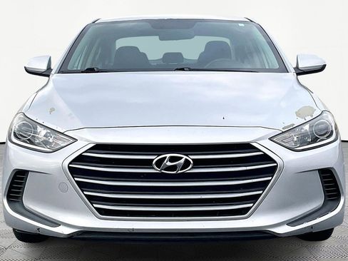 Used 2018 Hyundai Elantra SE image 3