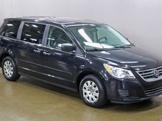 Used 2012 Volkswagen Routan S image 1