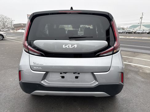 Certified 2025 Kia Soul LX w/ LX Technology Package image 4