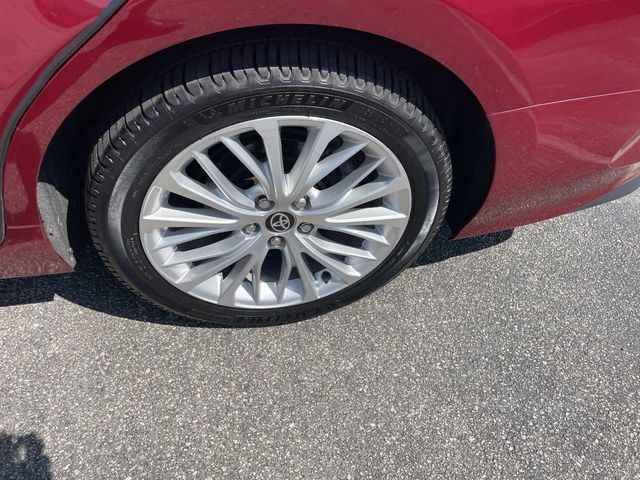 Used 2020 Toyota Camry XLE FWD image 15