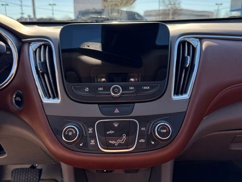 Used 2018 Chevrolet Malibu LT w/ Leather Package image 21