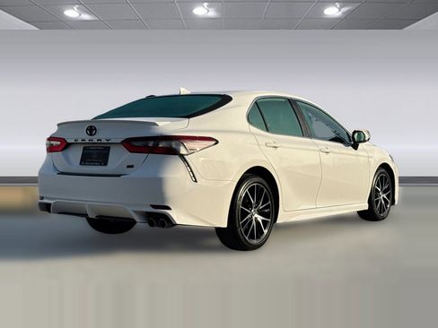 Used 2022 Toyota Camry SE image 8