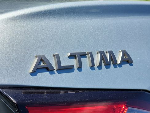 Used 2023 Nissan Altima 2.5 SR FWD image 30