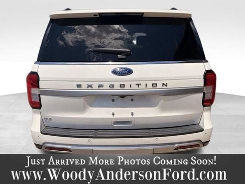 Used 2023 Ford Expedition XLT AWD/4WD image 5
