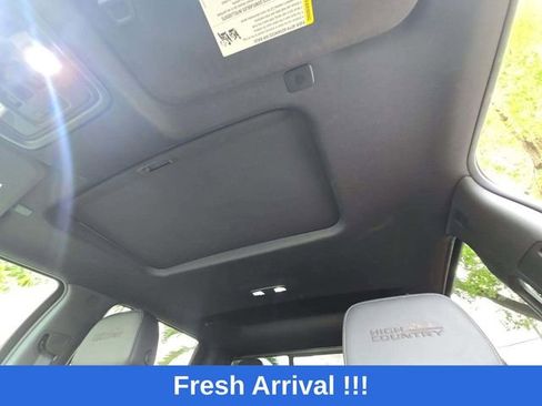 Used 2021 Chevrolet Silverado 1500 High Country w/ Technology Package AWD/4WD image 8