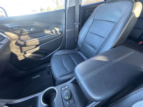 Certified 2021 GMC Terrain SLT image 20