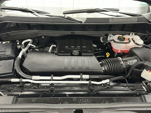 Used 2025 Chevrolet Silverado 1500 LT AWD/4WD image 27