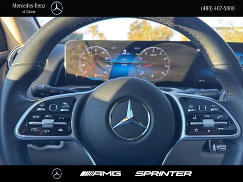 Used 2023 Mercedes-Benz GLB 250 image 27