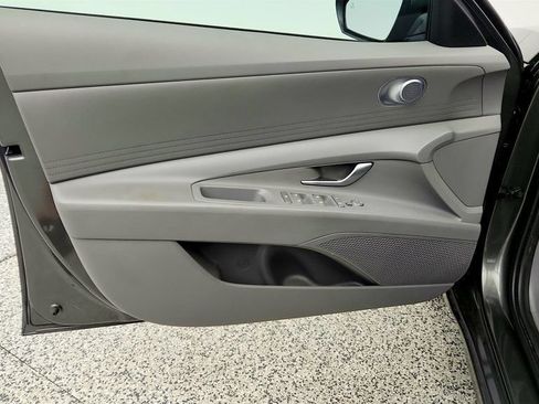 Used 2024 Hyundai Elantra SEL FWD image 10