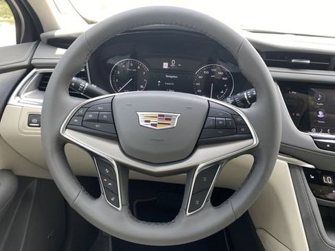 New 2025 Cadillac XT5 Premium Luxury image 12