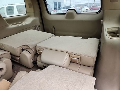 Used 2007 Chevrolet Tahoe LTZ w/ LTZ Preferred Equipment Group AWD/4WD image 12