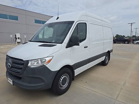 Used 2024 Mercedes-Benz Sprinter 2500 image 1