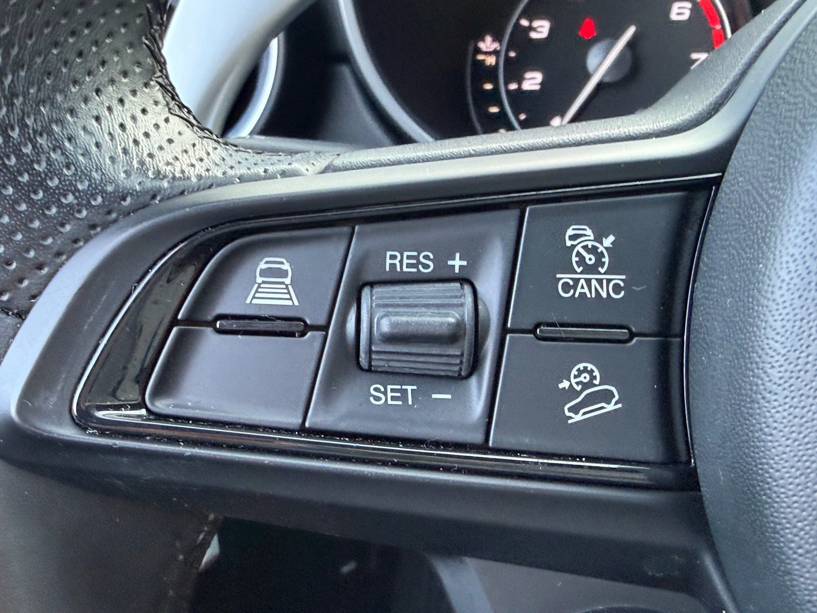Used 2023 Alfa Romeo Stelvio Sprint RWD image 29