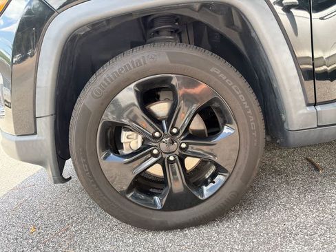 Used 2021 Jeep Compass Latitude w/ Sun and Sound Group AWD/4WD image 7