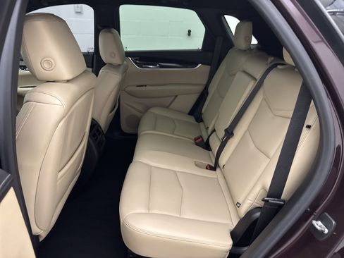 Used 2018 Cadillac XT5 AWD image 38
