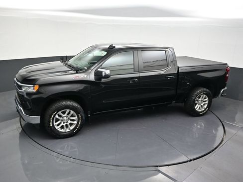 Used 2024 Chevrolet Silverado 1500 LT w/ Z71 Off-Road Package image 17