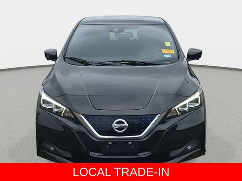 Used 2022 Nissan Leaf SV w/ SV Technology Package FWD image 2
