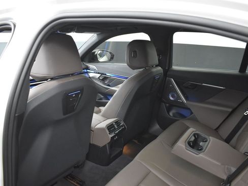 Used 2024 BMW i5 M60 image 33