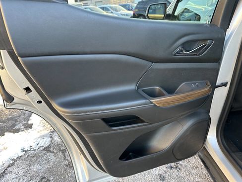 Used 2018 GMC Acadia SLE w/ LPO, Floor Liner Package image 12