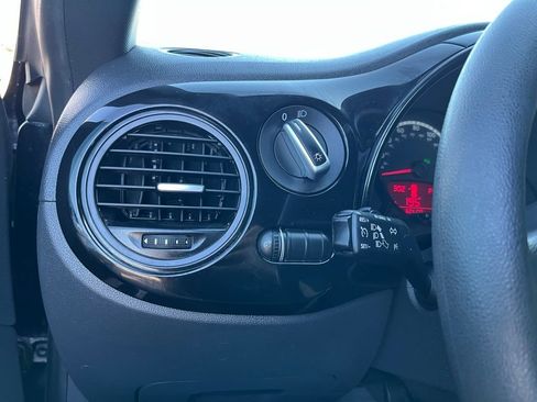 Used 2016 Volkswagen Beetle 1.8T Classic image 25