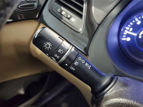 Used 2016 Hyundai Azera Limited image 28