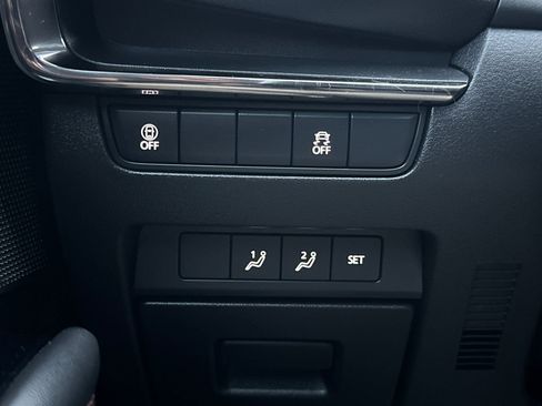 Used 2022 MAZDA MAZDA3 s image 31