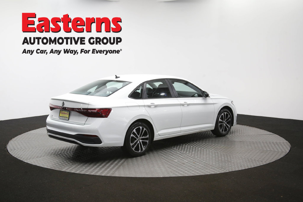 Used 2025 Volkswagen Jetta Sport FWD image 41