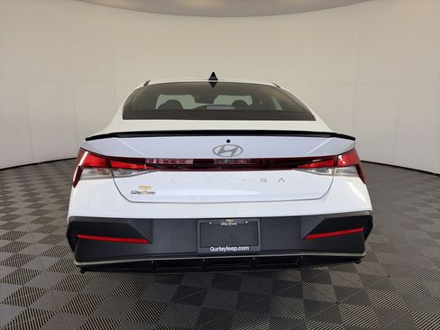 Certified 2025 Hyundai Elantra Sport FWD image 9