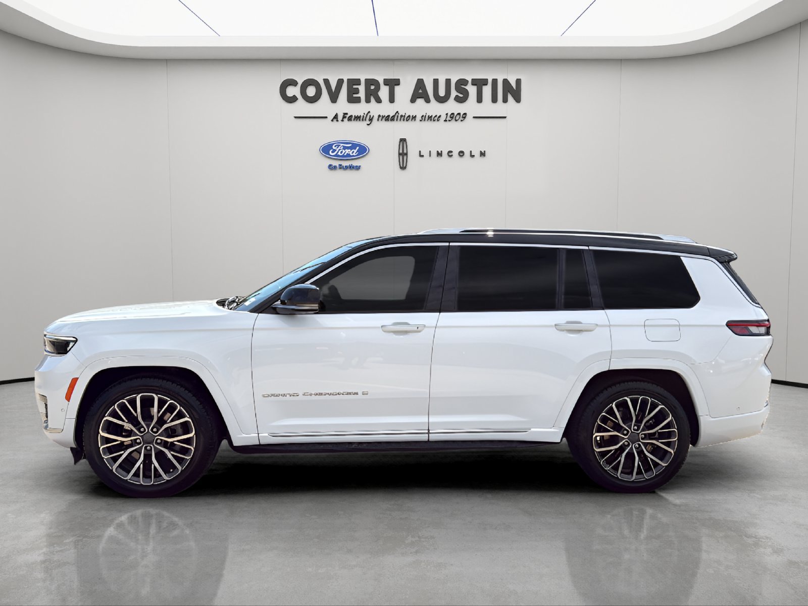 Used 2021 Jeep Grand Cherokee L Summit AWD/4WD image 2