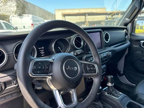 Used 2023 Jeep Wrangler Unlimited Sahara w/ Cold Weather Group AWD/4WD image 10