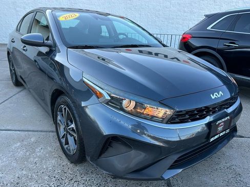 Used 2023 Kia Forte LXS image 4