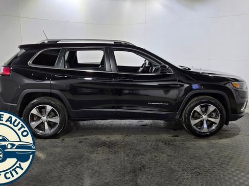 Used 2019 Jeep Cherokee Limited w/ Trailer Tow Group image 11