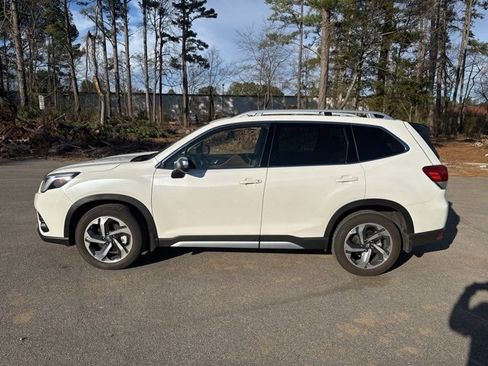 Used 2024 Subaru Forester Touring w/ Convenience Package image 2