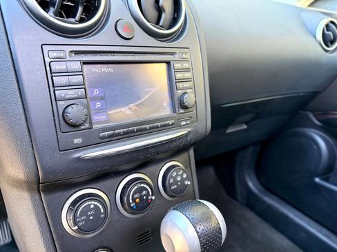 Used 2012 Nissan Rogue SL image 38