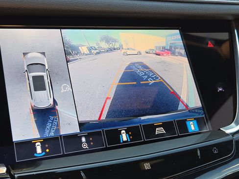 Used 2021 Cadillac XT6 Premium Luxury image 25