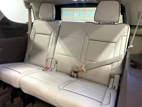 Used 2021 GMC Yukon Denali w/ Denali Premium Package image 19