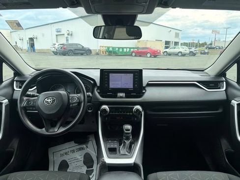 Used 2021 Toyota RAV4 XLE AWD/4WD image 13