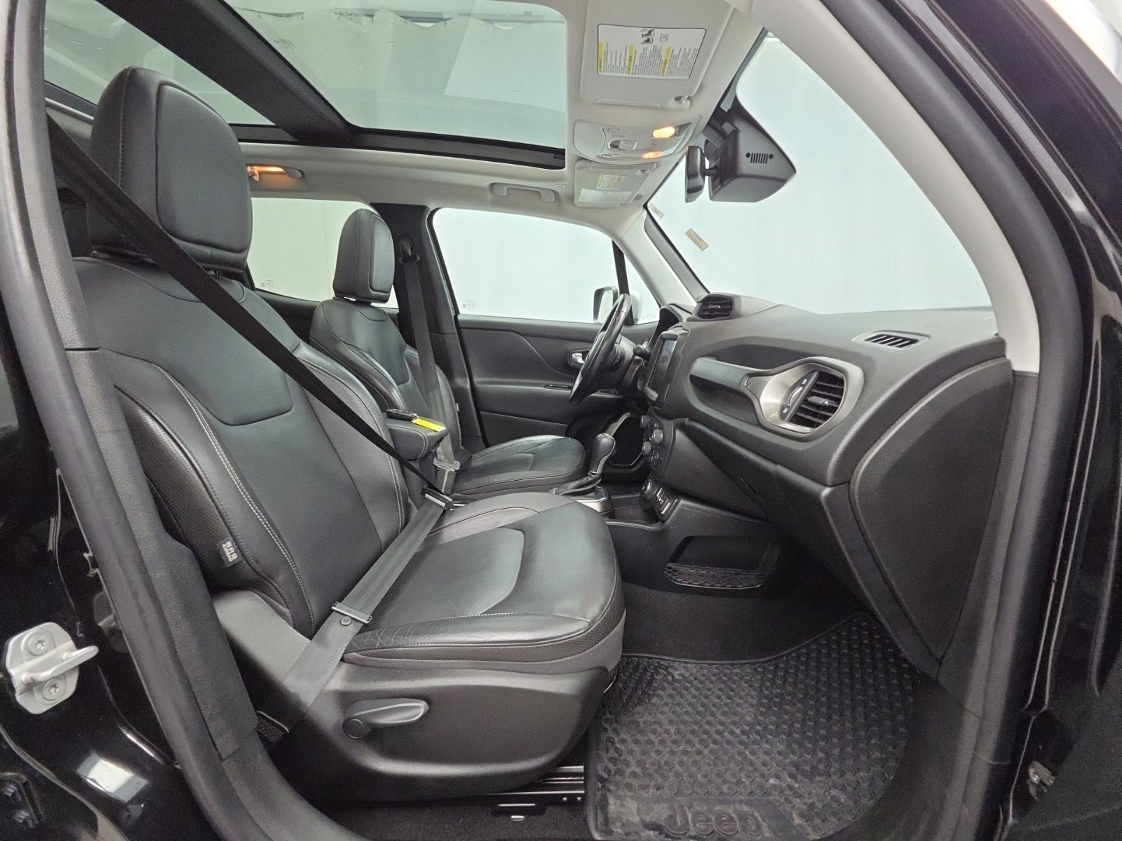 Certified 2018 Jeep Renegade Limited w/ UConnect 8.4 Nav Group AWD/4WD image 42