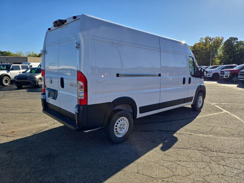 Used 2025 RAM ProMaster 2500 w/ Storage Group image 4