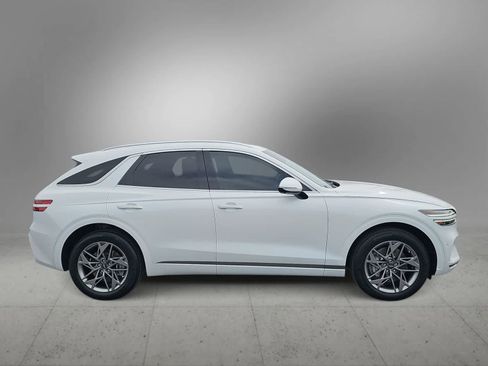 Used 2023 Genesis GV70 2.5T w/ Advanced Package image 9